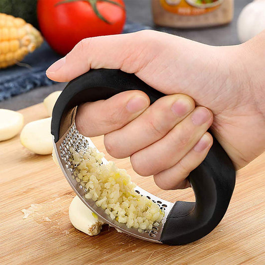 Rocking Garlic Press | Stainless Steel Garlic Crusher with Anti-Slip Handle | Easy-to-Clean Garlic Mincer